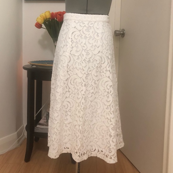 Lace Skirt in White - Picture 2 of 8